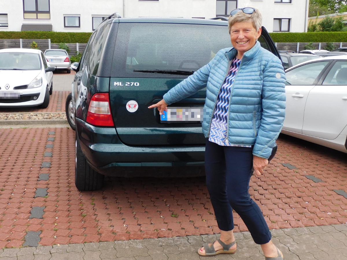 Auch Theo´s Oma hat den Aufkleber drauf